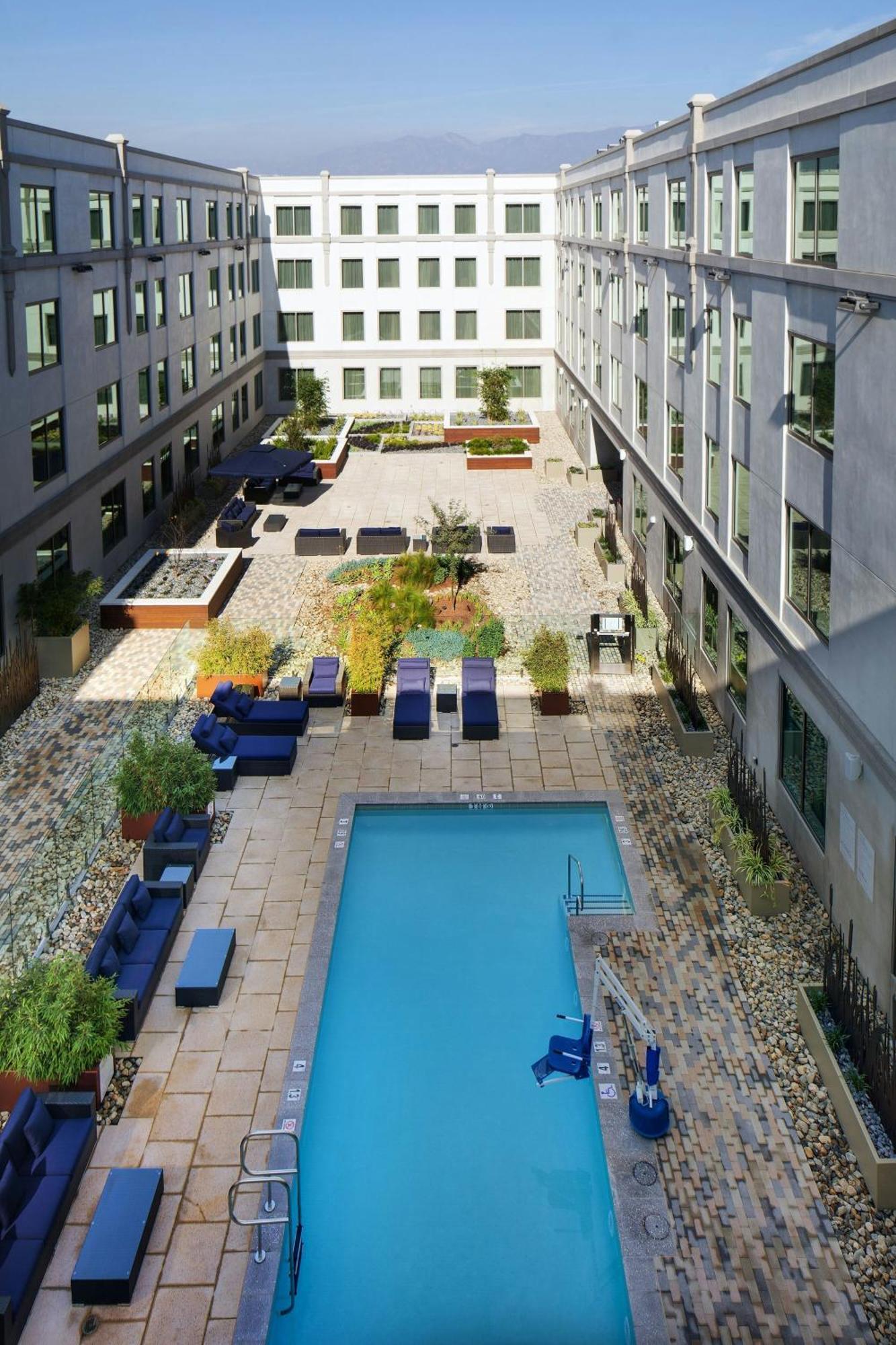Sheraton Los Angeles San Gabriel Exteriör bild